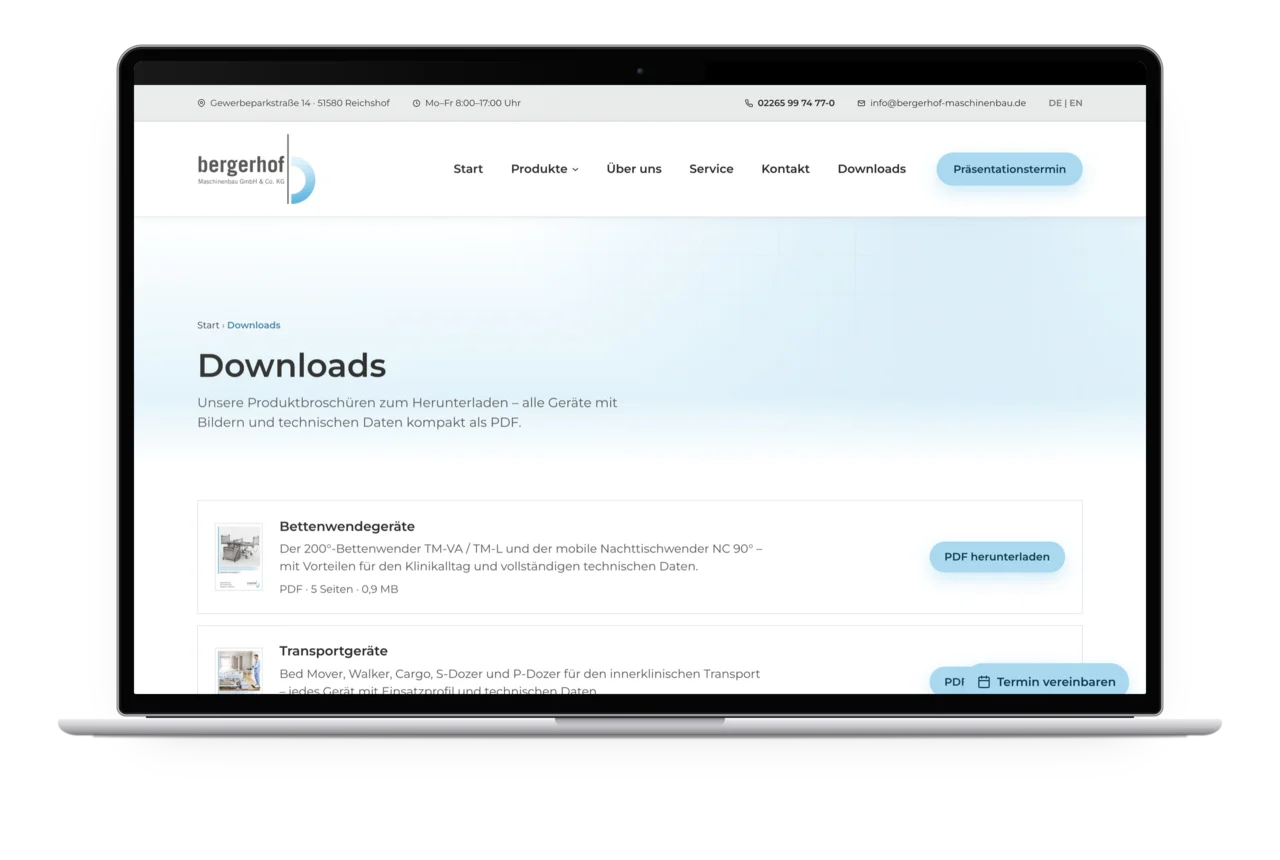 Die Download-Seite mit den Produktbroschüren als PDF auf einem MacBook