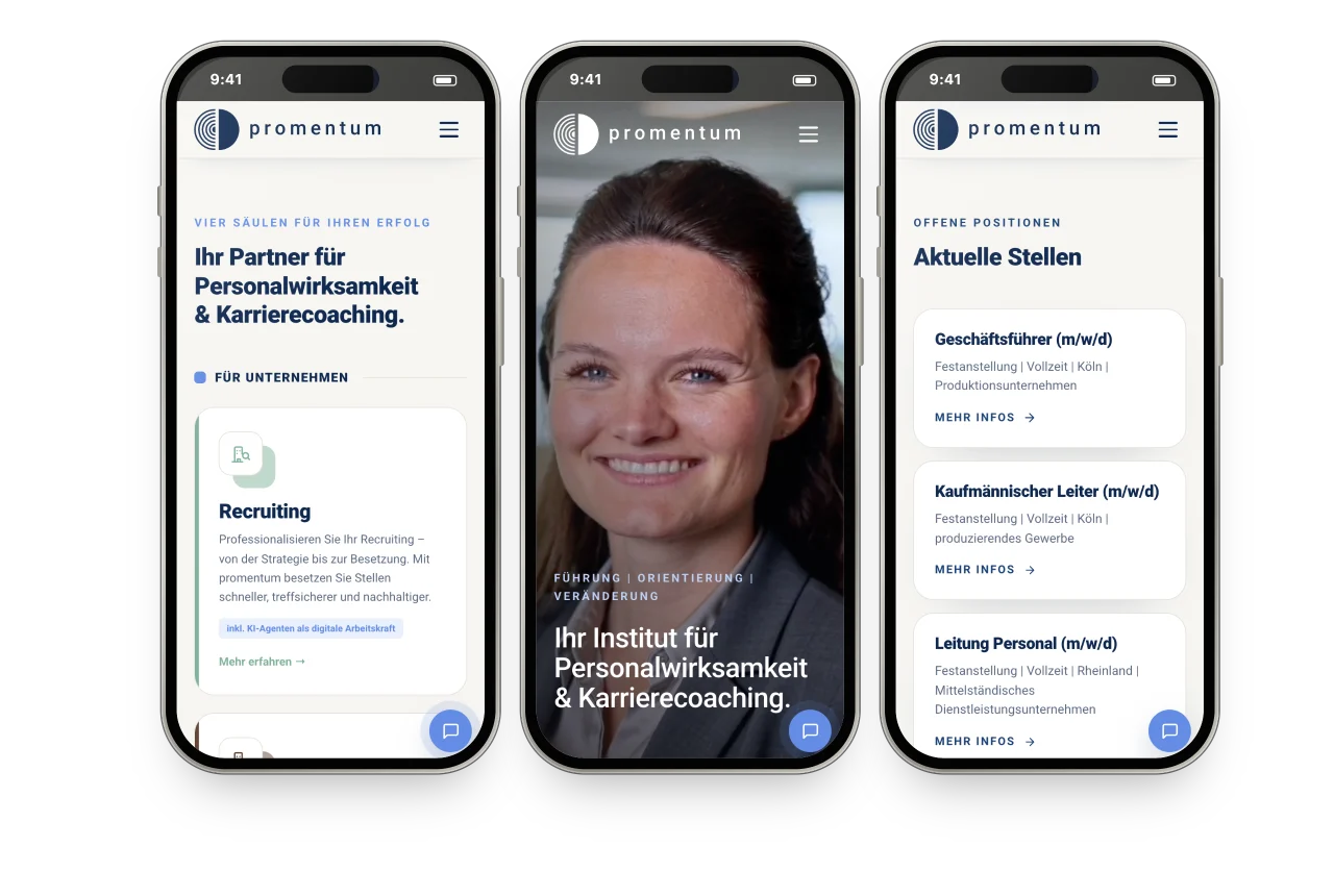 Drei iPhones mit der Website von promentum: Leistungsbereiche, Startseite und aktuelle Stellen