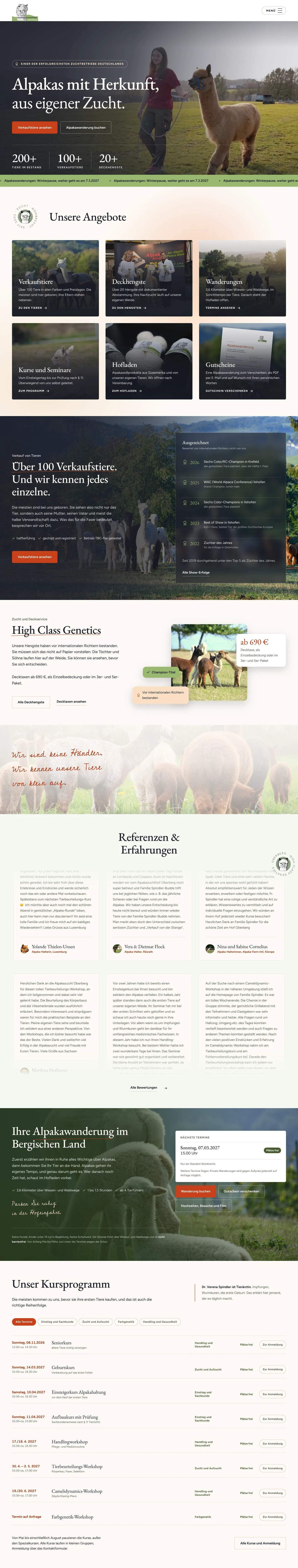 Website einer Alpaka-Farm mit Angeboten wie Alpaka-Wanderungen, Zucht, Kursen, Farmbesichtigungen und Kundenstimmen.